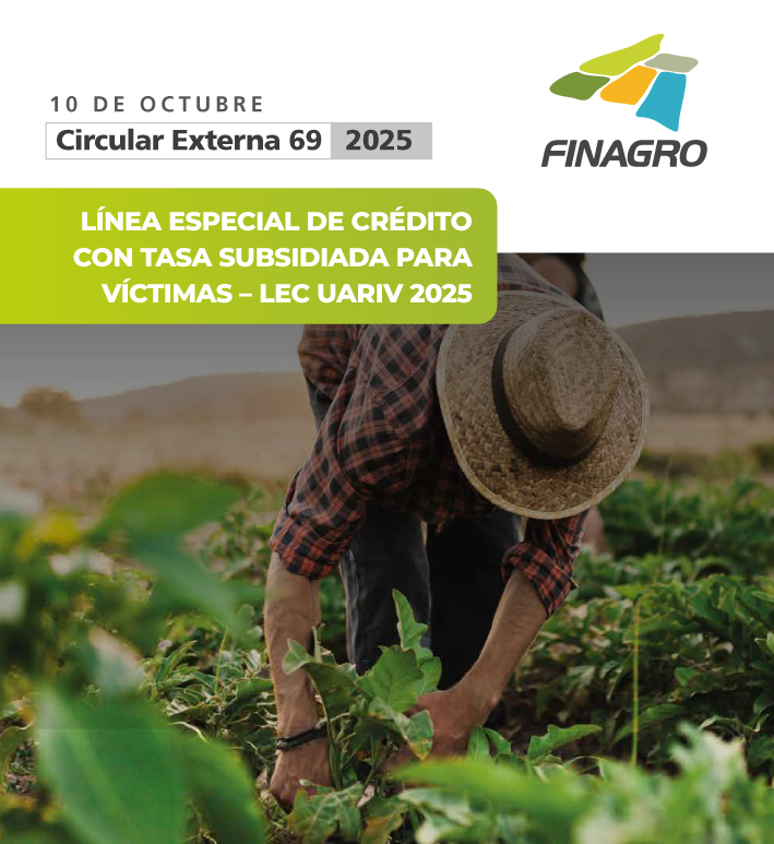 Campesino arando con las manos