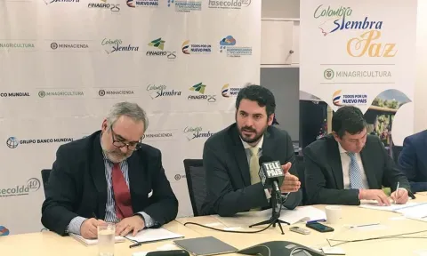161130_notagobiernoanunciaseguroagro_1800.jpg