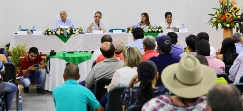 foto_minagricultura_andres_valencia_socializacin_arroz_28_febrero_villavicencio_y_yopal_motor.jpg