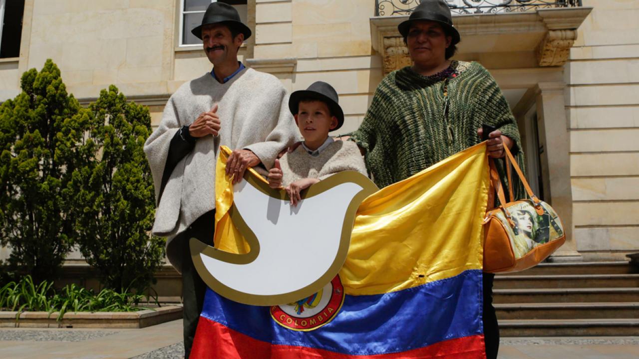 entrega-de-la-carta-para-acuerdos-de-paz-2_1.jpg