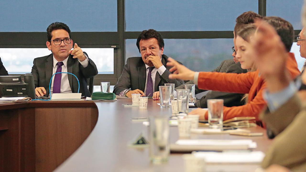 ministro-bol-leche.jpg