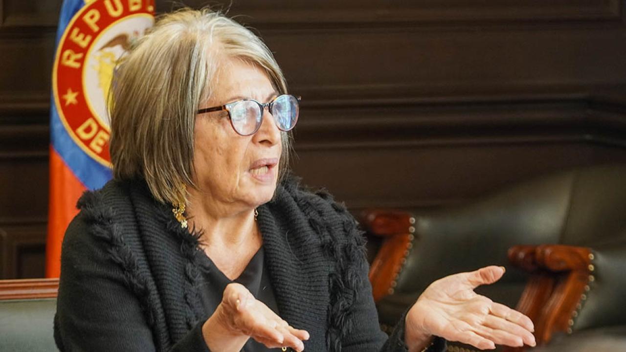 �El cuidado debe ser un nuevo sector productivo, tenemos que romper la idea de que la mujer es la cuidadora�, ministra Cecilia L�pez